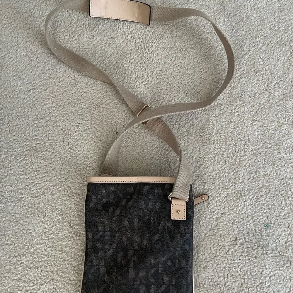Michael Kors Crossbody Bag